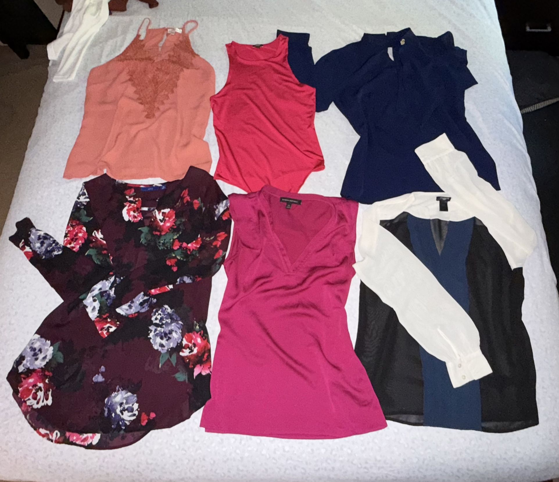 Lot of Women’s Top Size XS