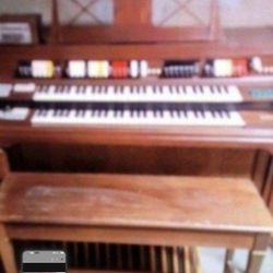 Vintage Organ, 1960, See 2nd Pic