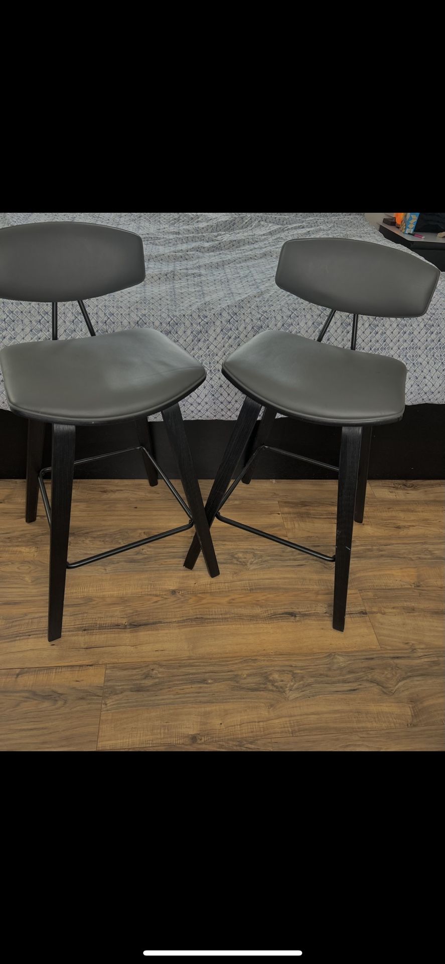 Bar Stools/ Chairs