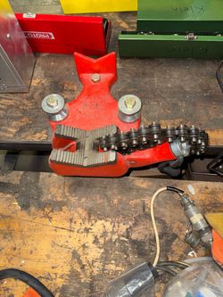 RIDGID Top screw, bench chain vide model BC810A/ pipe rest & bender