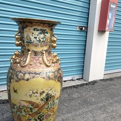 Vintage Big Chinese Vase 