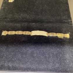 Yellow Gold Bracelet With Push Pull Clasp And Gold Plate With Diamonds