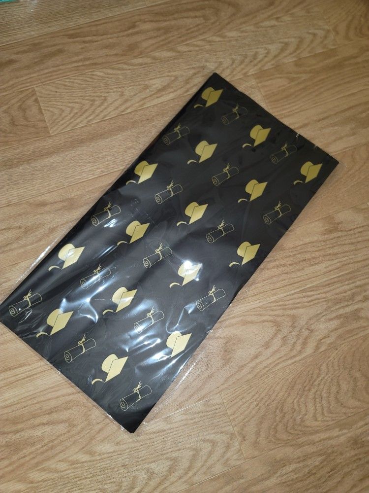 Black & Gold Graduation Boquet Paper