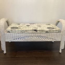 White Wicker Bench And Chair