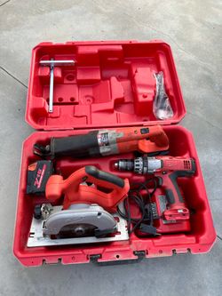 Milwaukee tools old set from 2006 $60