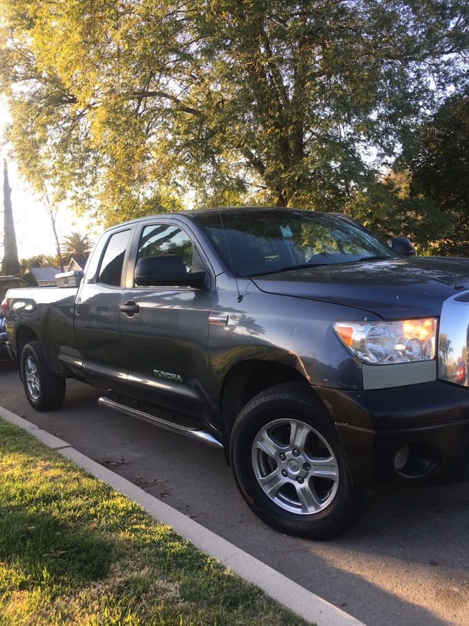 Toyota Tundra 4x4 SR5 W/8ft bed! for Sale in Los Angeles, CA OfferUp