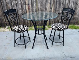 Bistro / Pub Set Table And 2 Swivel Stools in Good Condition (Table 36”D x 36”H Stools 23”H to Seat) $100 Firm on Price