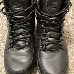 Mens Black Nike Boots Size 10