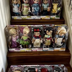 Lot of Disney Animators Collector Dolls