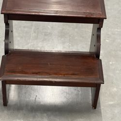 Vintage Bed Step Stool. Used in good condition with minor cosmetic blemishes. These blemishes are in the form of minor scratches and scuff marks assoc