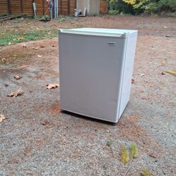Mini Fridge 25in Tall