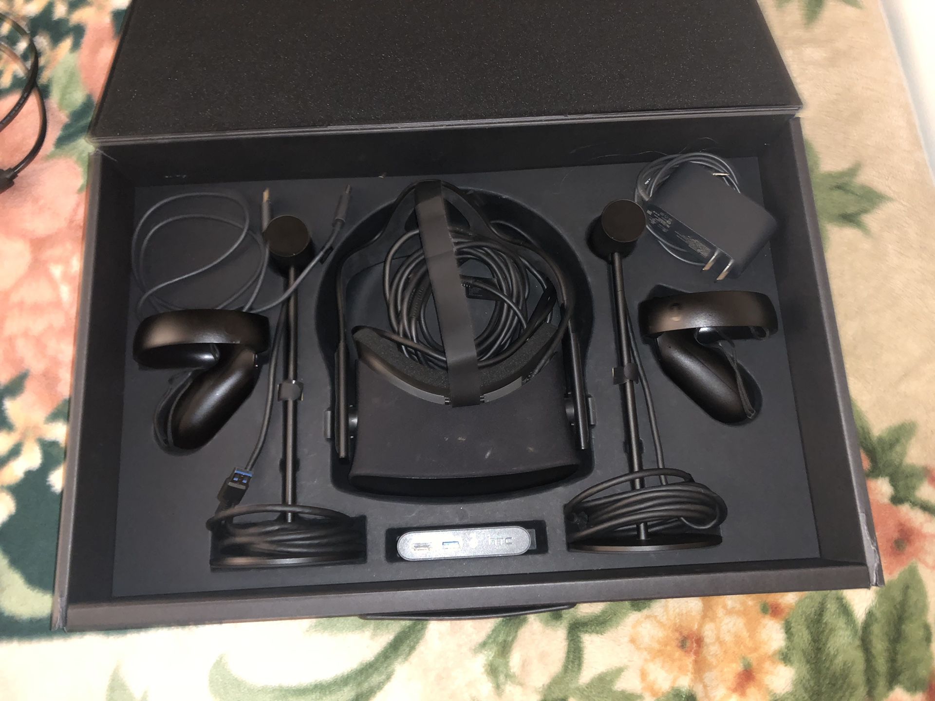 Oculus rift headset comes with extension cables and wall mounts