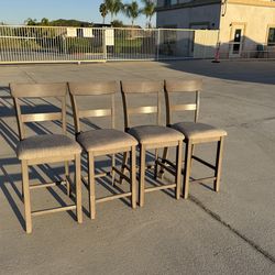 Table and chair set