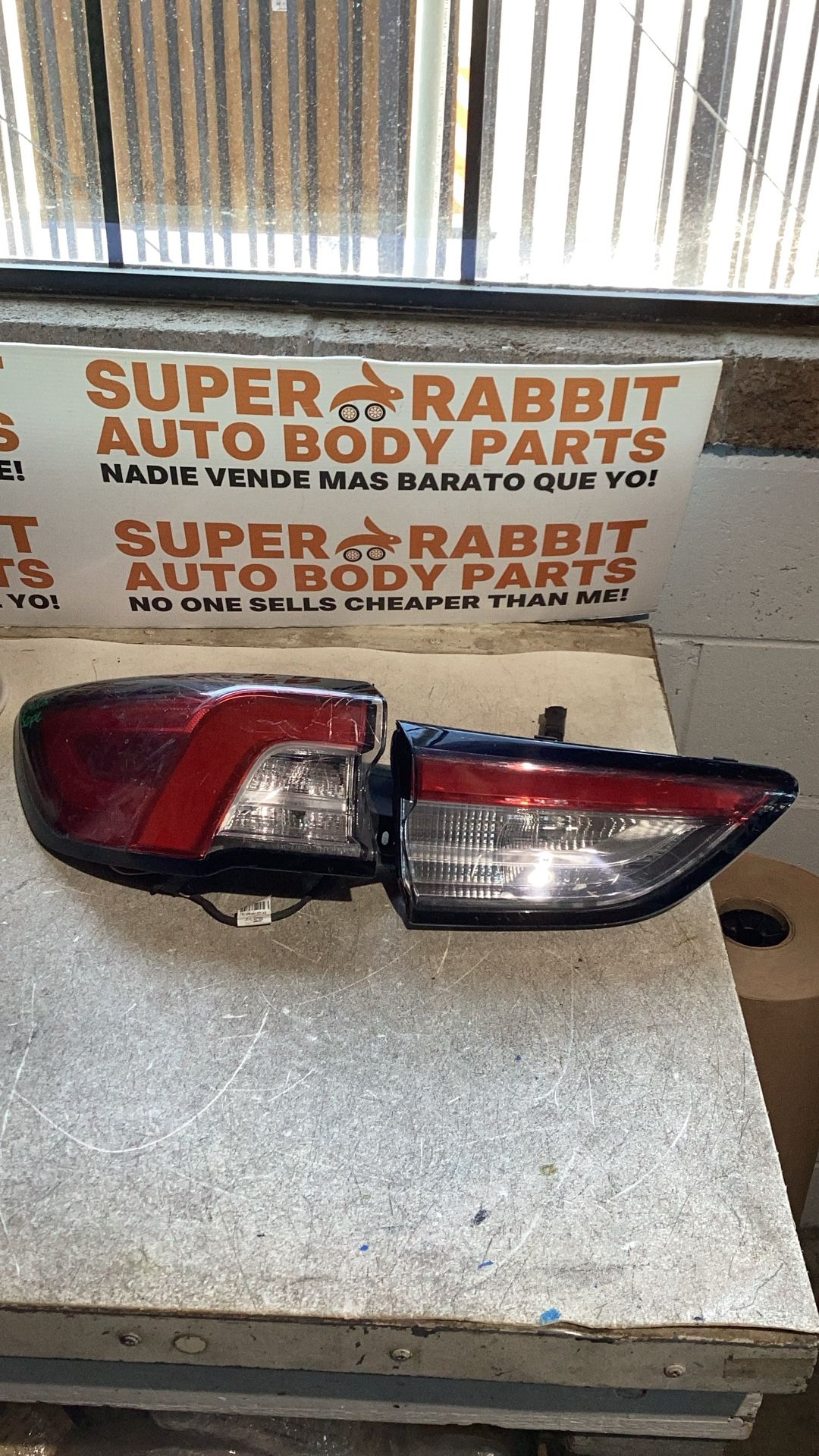 2020 Escape Driver Inner Outer Tail Light Set OEM 2022