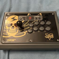 Mad Catz Tes+ Street Fighter 5 Fightstick (Shadaloo)