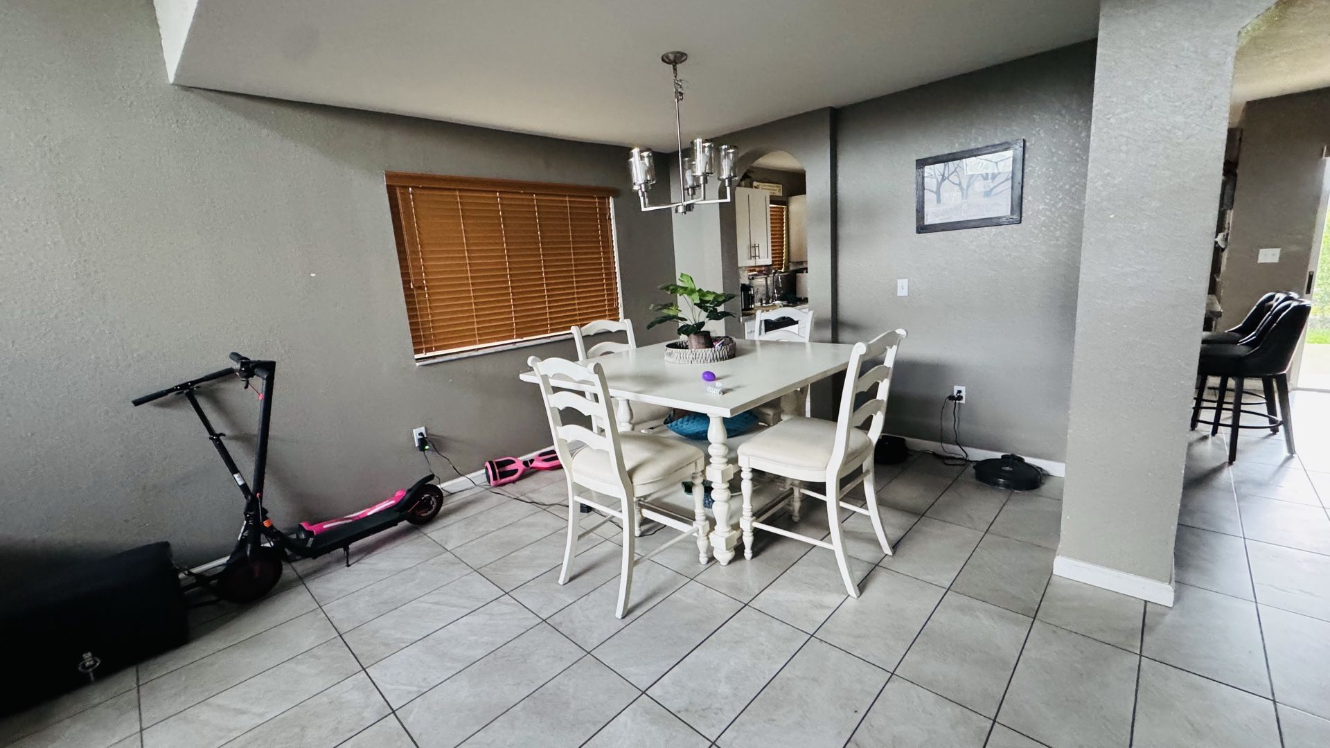 Dining table with 4 chairs for Sale in Homestead, FL - OfferUp