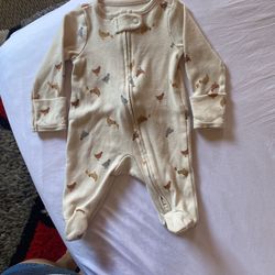 CARTERS ONESIE SLEEPER FOR BOYS  SIZE NEWBORN 