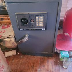 Digital floor safe