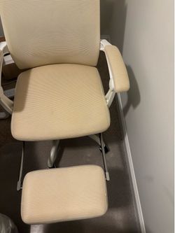 Desk chair