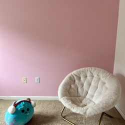 Cozy “Ivory Polar Bear” Hang-A-Round Chair 