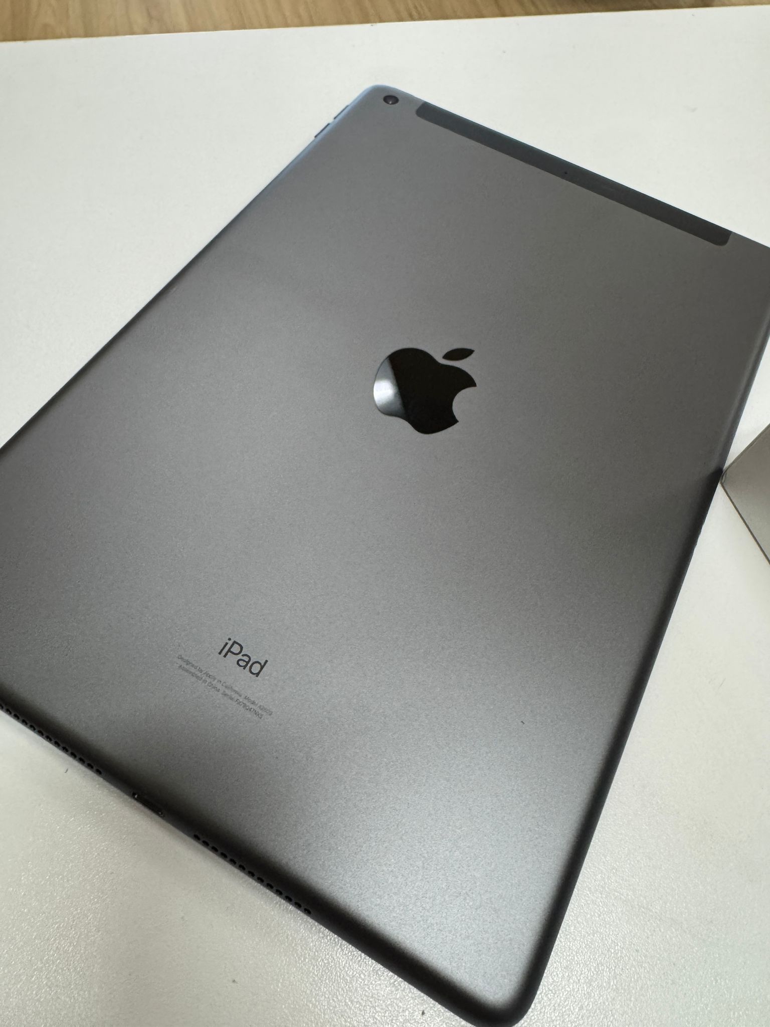 iPad 9th generation Wi-Fi and cellular 64 GB fully unlocked with box