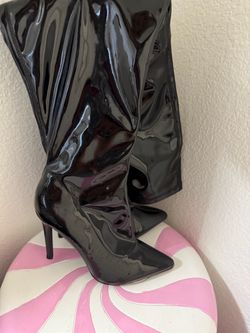 FASHION NOVA OVER THE KNEE BOOTS  SIZE 7