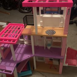 Barbie Doll House 