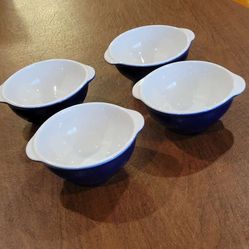 Set of 4 Emile Henry Blue Lug Tab Handle Stoneware Dish Bowl 21.00 
Diameter 6.5" (with handles), 5.5" without handles. Height 2.5". 