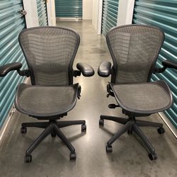 Classic Aeron Tuxedo Grey Mesh / B 