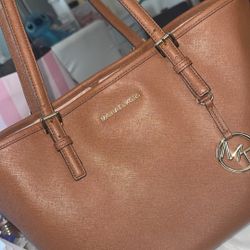 Michael kors Purse $40