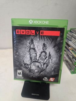 Evolve  xbox one game clean disc