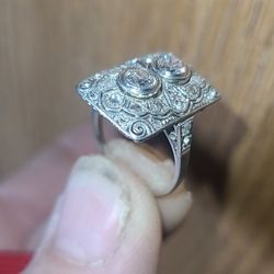 Early 1900s Art Deco 12ct White Gold Diamond Ring