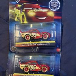 Disney and Pixar Cars Glow Racers - Lightning McQueen 