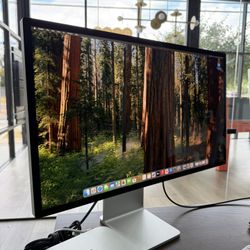 Apple Studio Display 27" with Standard Glass (Tilt- and Height-Adjustable Stand) under AppleCare+