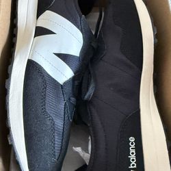 New Balance Tennis Shoes