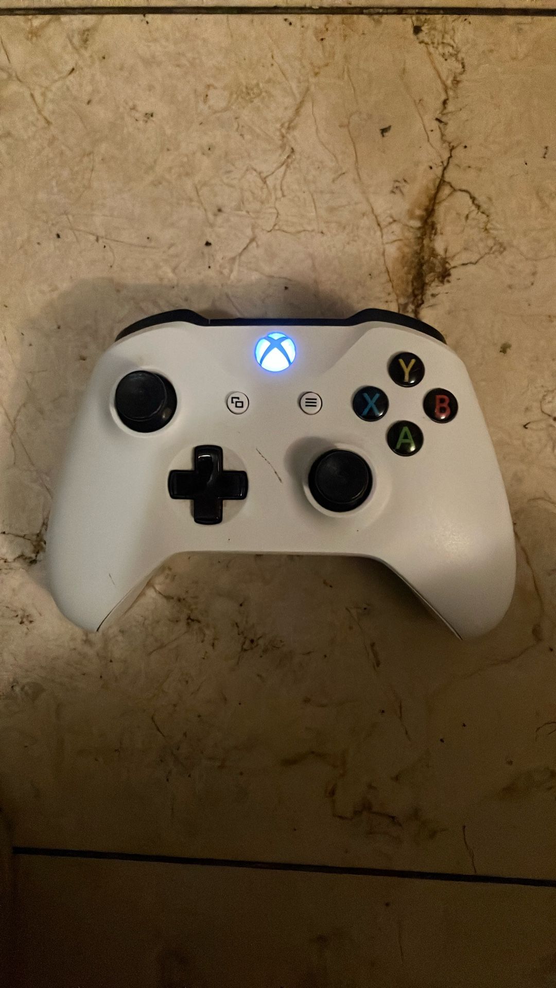 White Xbox Controller For Xbox One, One S, Series S, Series X