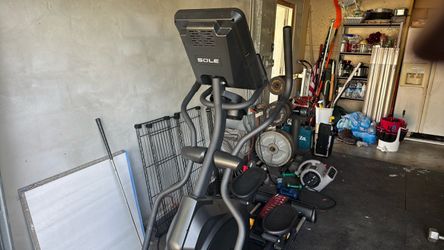 SOUL E25 Elliptical Machine