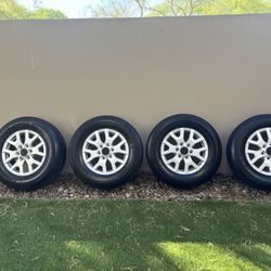 2026 Toyota Tacoma SR5 OEM Wheels & Tires (Like New – Under 100 Miles)