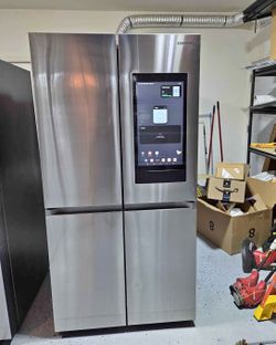 Samsung Stainless Steel Refrigerator with Family Smart Hub