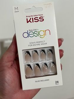 Brand new kiss press on nails 24 pack
