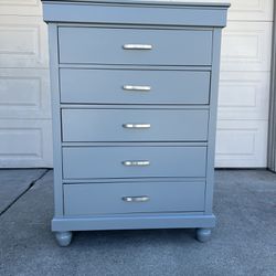 Grey 6 drawer dresser or chest