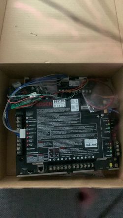 Selling a Bosch G Series B9512G IP Security Control Panel board.   🚨 BUNDLE DEAL AVAILABLE: I have the matching Bosch B942 Touchscreen Keypad listed