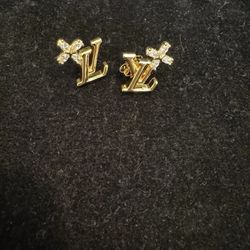 Nice Louis Vuitton Gold Tone Small Crystal Stud Style Earrings NICE