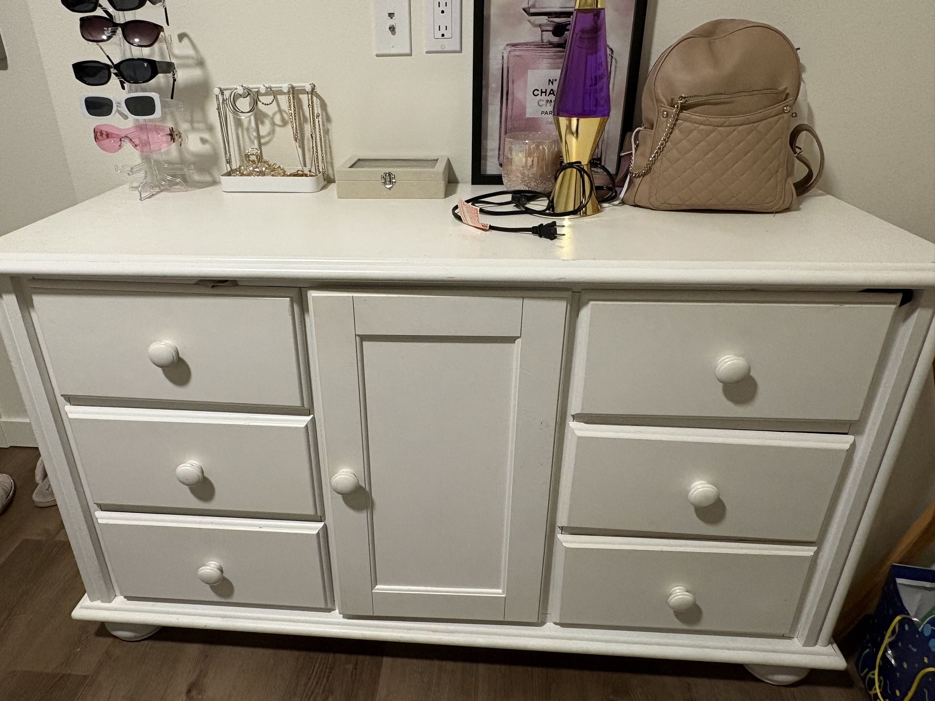Dresser
