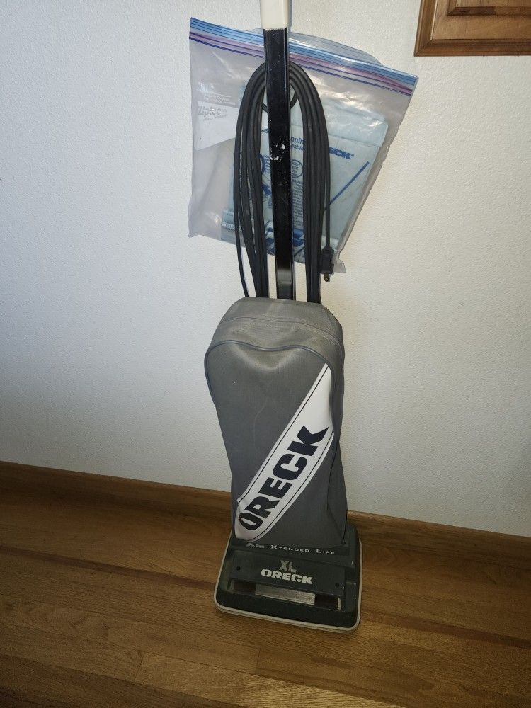 Oreck XL Extended Life Vacuum Cleaner Very good condition