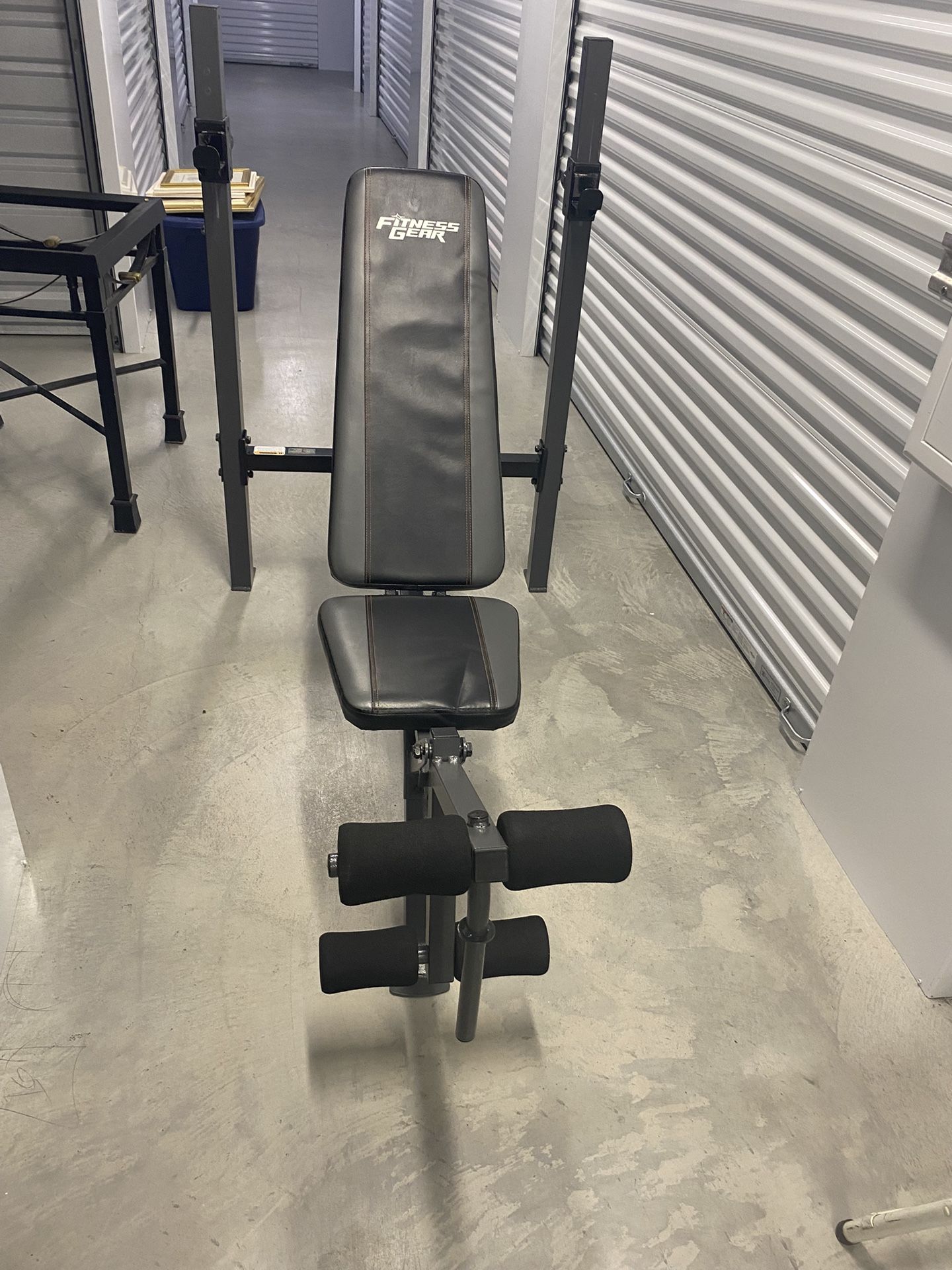 Adjustable Bench Press with Dumbells