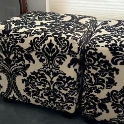 2 Ottomans