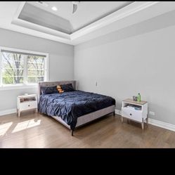 Queen Bed w/ Mattress