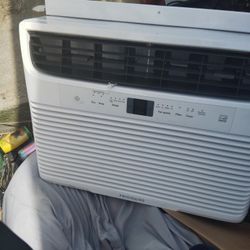 FRIGIDAIRE AC