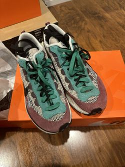 Nike Sacai Vaporwaffle Villain red